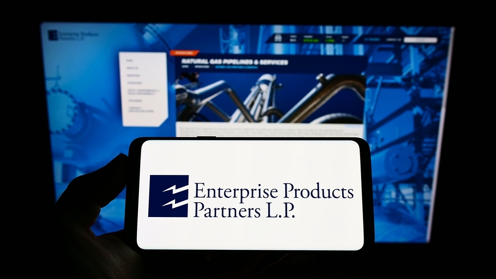 Enterprise Prices $2B in Senior Notes to Fund Growth, Repay Debt