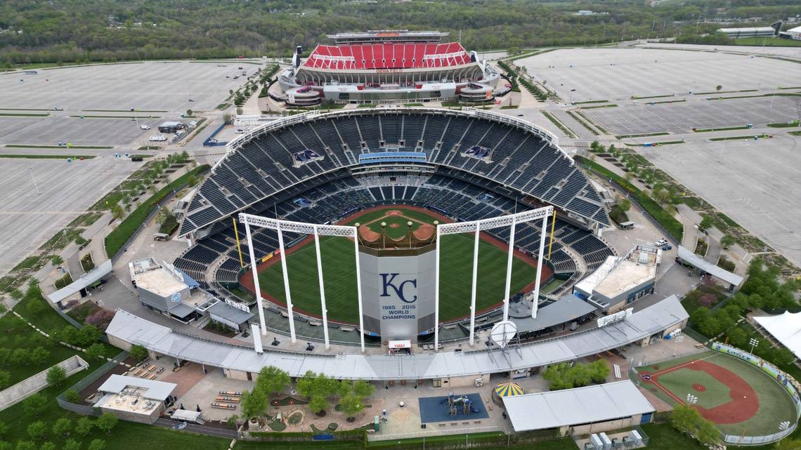 Mysterious poll may shape Royals' stadium choice. No one will say where it came from