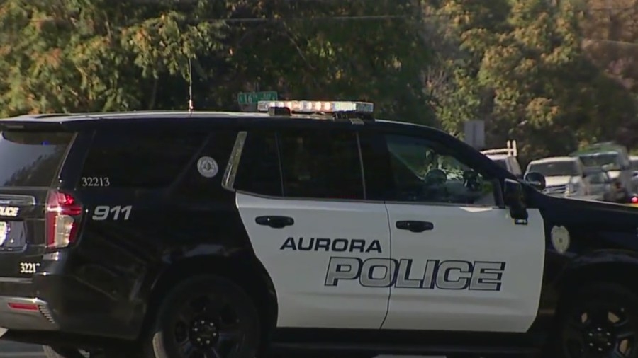 Stabbing victim sought in Aurora, suspect detained
