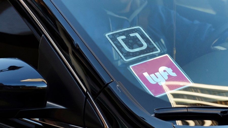 Lawmakers send rideshare safety measure to governor's desk on last day of session