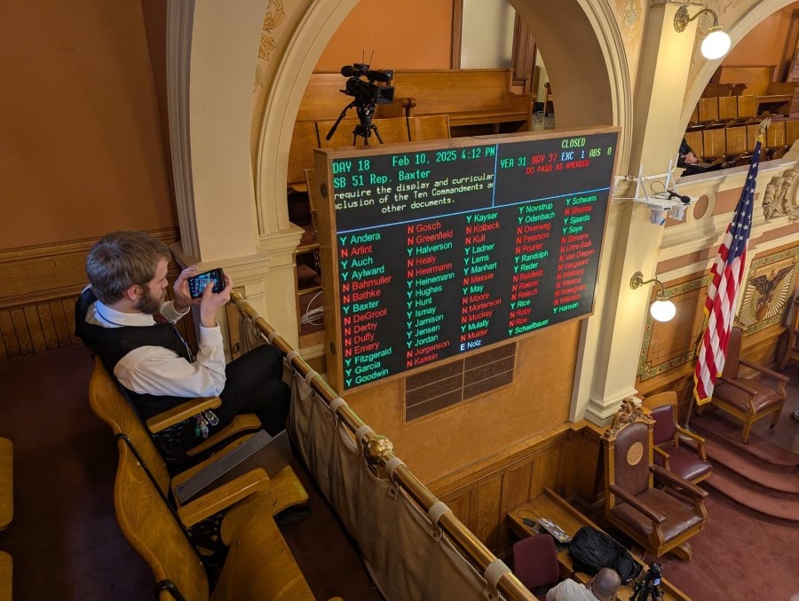 Ten Commandments in school bill fails