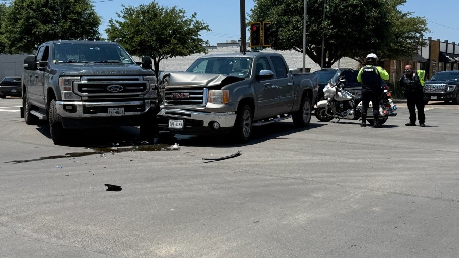 Driver runs red light, sparks midday crash in downtown San Angelo