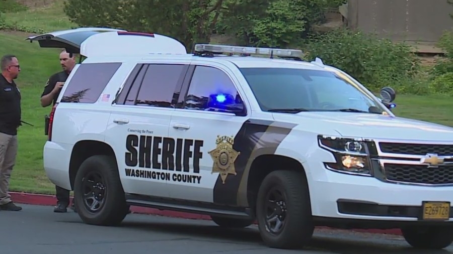 Beaverton home invasion, assault prompts hunt for suspect