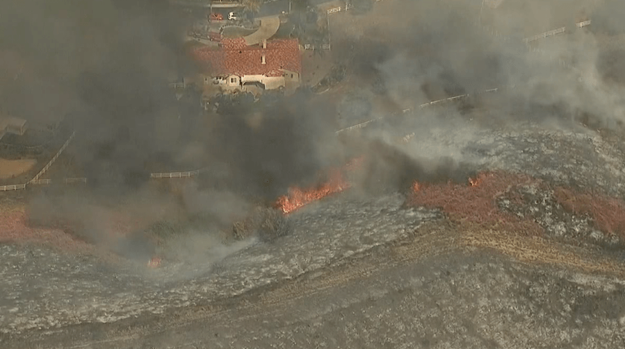 Evacuations lifted after brush fire in Fallbrook