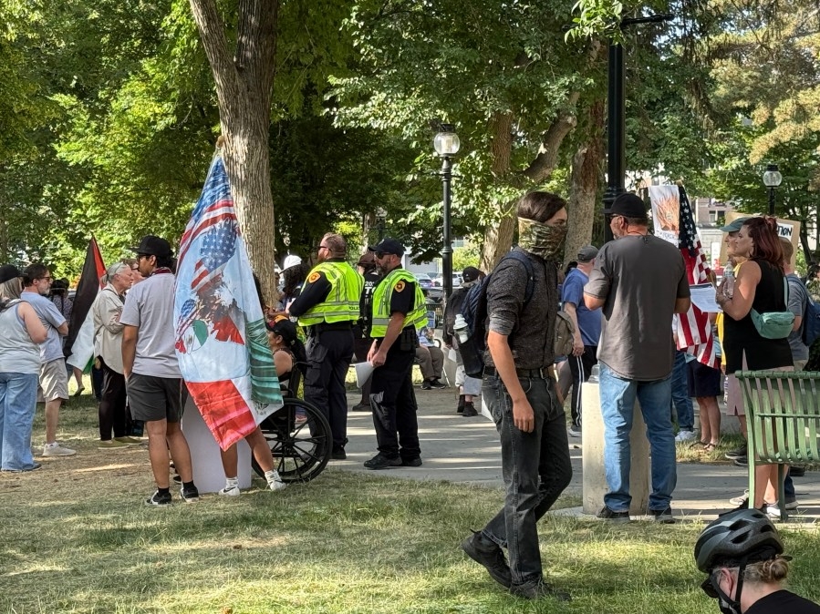 Ahead of protests, how police and organizers prepare for agitators