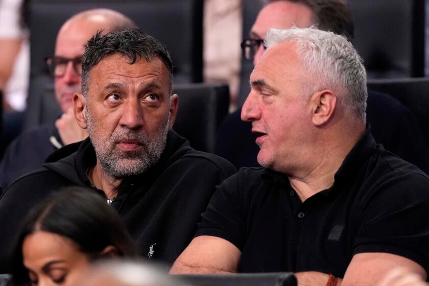 Former Laker Vlade Divac has emergency surgery after breaking hip in motorcycle accident