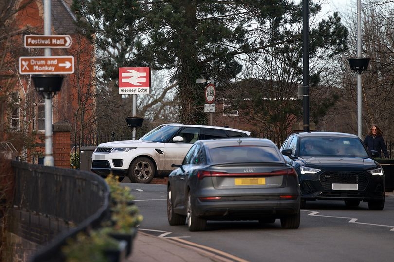 Fresh warnings over car meets blighting Alderley Edge as police urge 'think again'