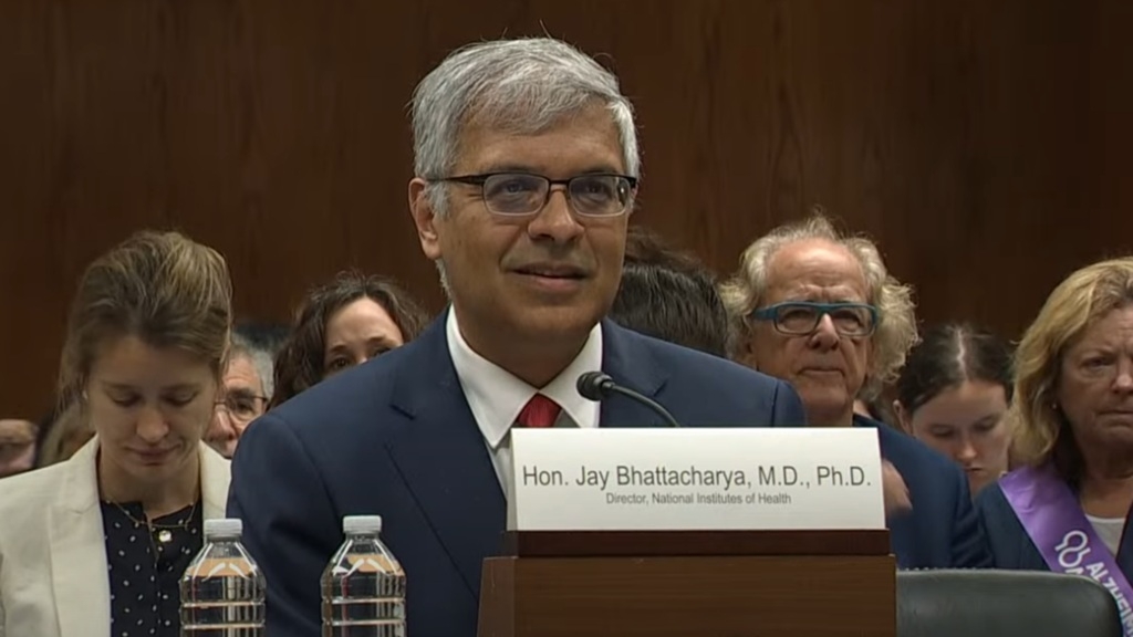 NIH scientists publish declaration criticizing Trump's deep cuts in public health research