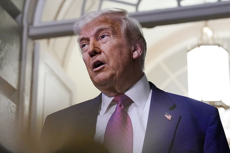 Defying debt warnings, Republicans push forward on Trump tax agenda