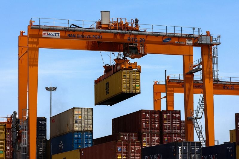 Vietnam, US, hold negotiations on new trade deal, ministry says