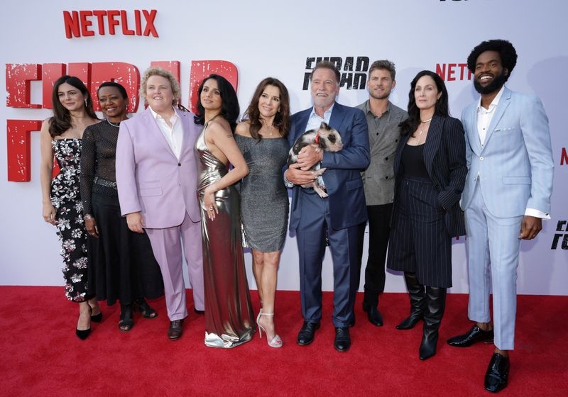 Arnold Schwarzenegger and Carrie-Anne Moss make magic in 'Fubar' season 2