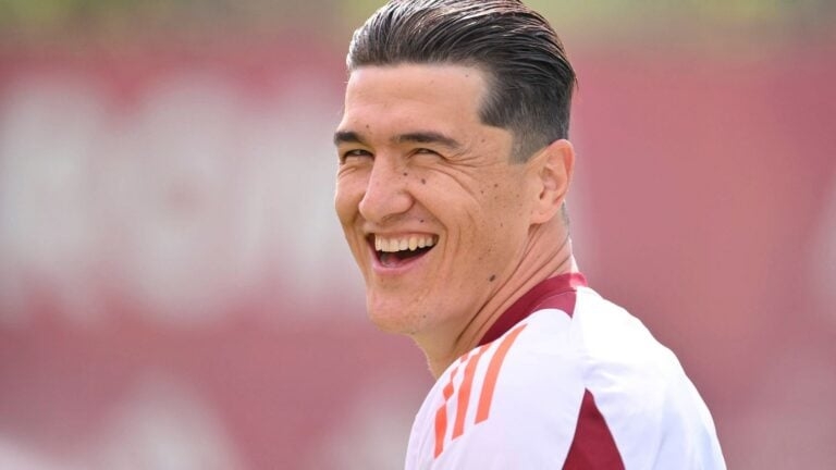 Contact between Shomurodov and Basaksehir