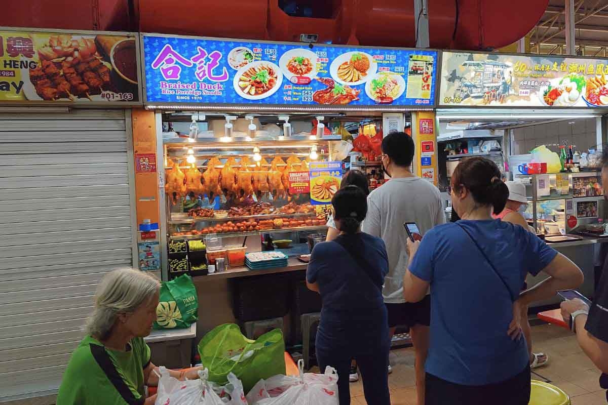 He Ji Braised Duck: Long queues for braised duck rice & kway chap in West Coast Market Square