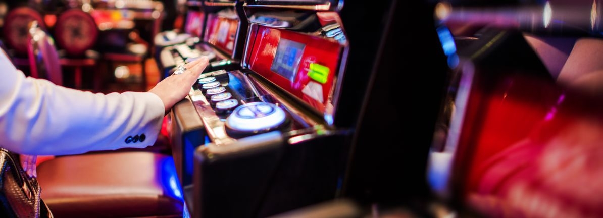 Genting Berhad (KLSE:GENTING) Is Paying Out Less In Dividends Than Last Year