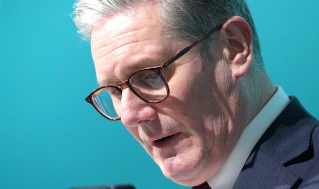 Sir Keir Starmer tries to contain rebellion among Labour MPs over welfare reforms