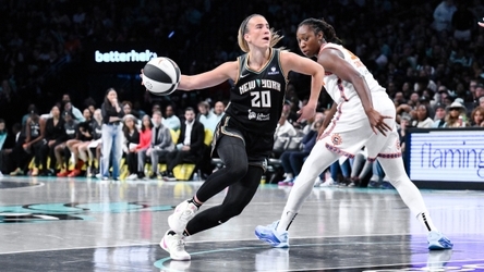 Liberty match their own WNBA three-pointer record in 100-52 rout of Sun