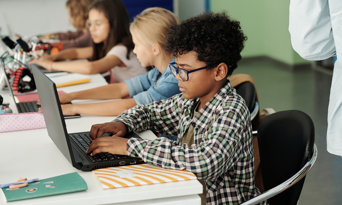 From English to Automotive Class, Teachers Assign Projects to Combat AI Cheating