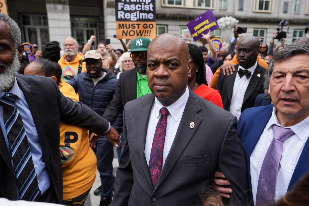 Newark mayor says prosecutors tried to ‘humilate' him by forcing redo of fingerprints and mugshot