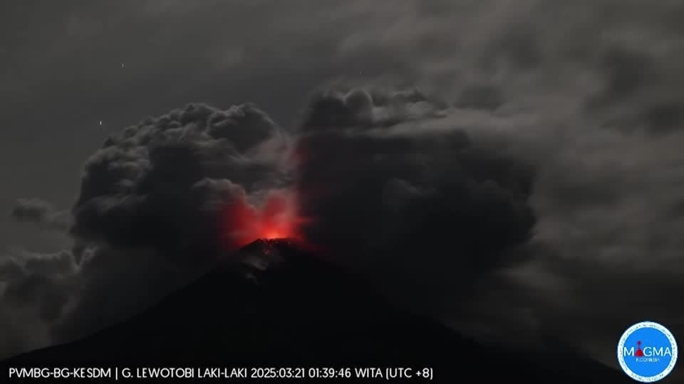 Evacuations, flight cancellations after Indonesian volcano erupts