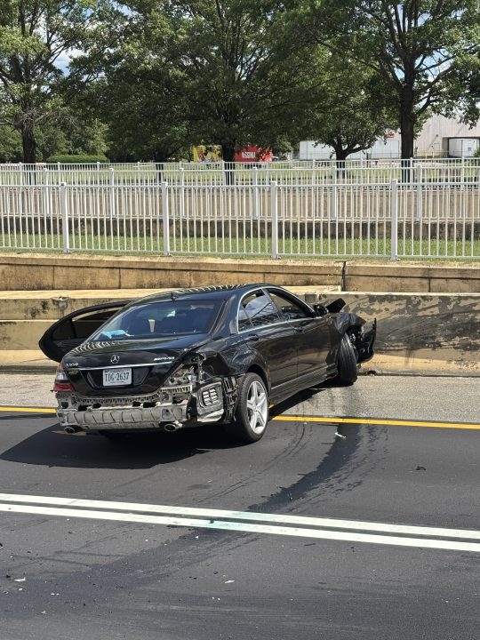 Crashes at two tunnels slowing down Memorial Day weekend traffic