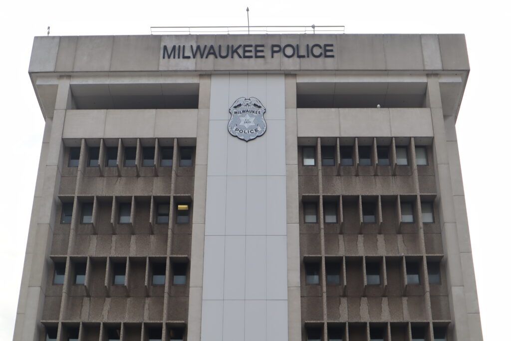 Milwaukee PD accessed Illinois Flock cameras for classified investigation
