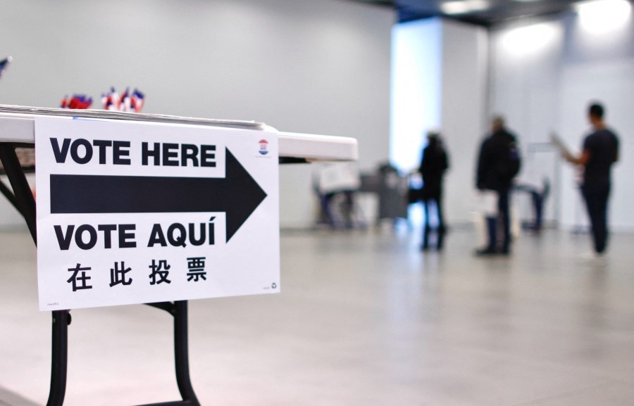New law allows water distribution at voting sites ahead of Election Day heat