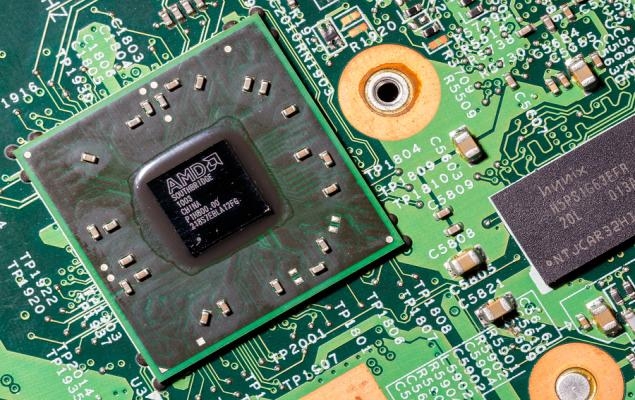 Qualcomm vs. AMD: Which Chipmaker Offers Stronger Growth in 2025?