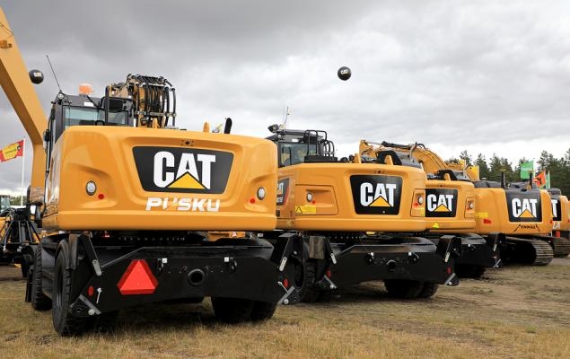 Will CAT's Dividend Hike Revive Investor Confidence in Uncertain Times?