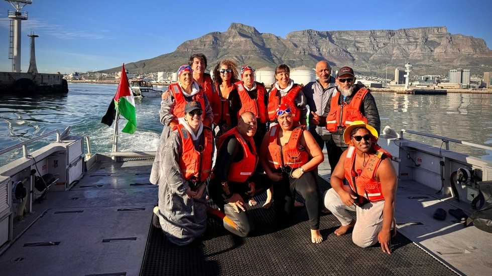 Swimmers raise over $32,000 for Gaza