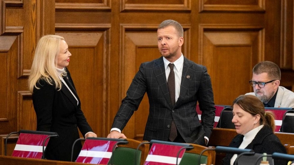 EU state to prosecute MP for speaking Russian (VIDEO)