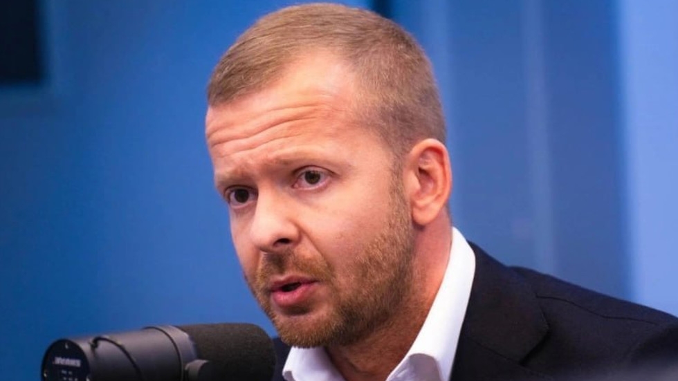 EU state MP says parents raided after Russian-language scandal