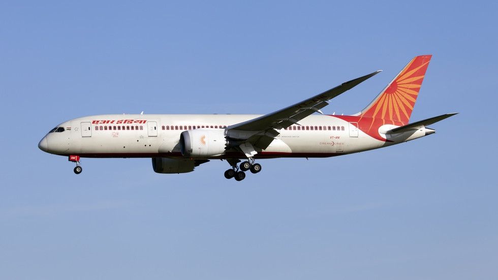 Midair emergencies force four Boeing Dreamliners to divert India flights