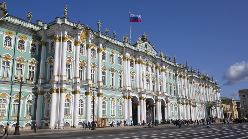 St. Petersburg's Hermitage blends art and tech in immersive tour project (VIDEO)