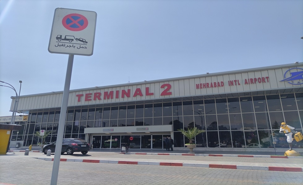 إيران تمدد إغلاق مجالها الجوي حتى يوم غد
