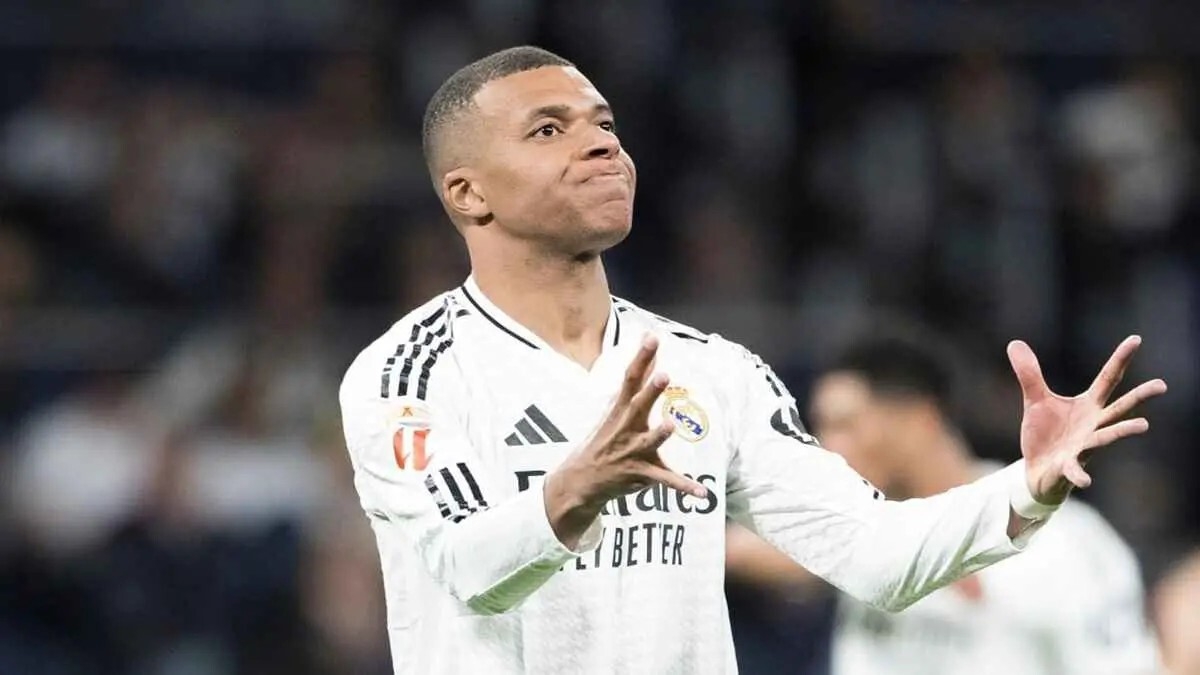 ريال مدريد يعلن تطورات الوضع الصحي لكيليان مبابي وموقفه من المشاركة أمام باتشوكا