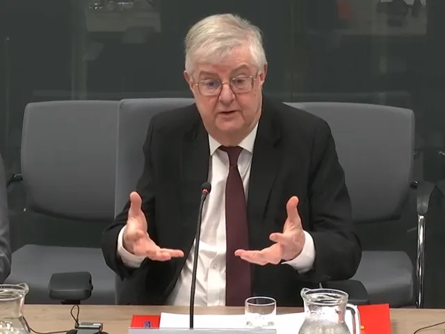 Drakeford rebukes council over Welsh education comments as row deepens
