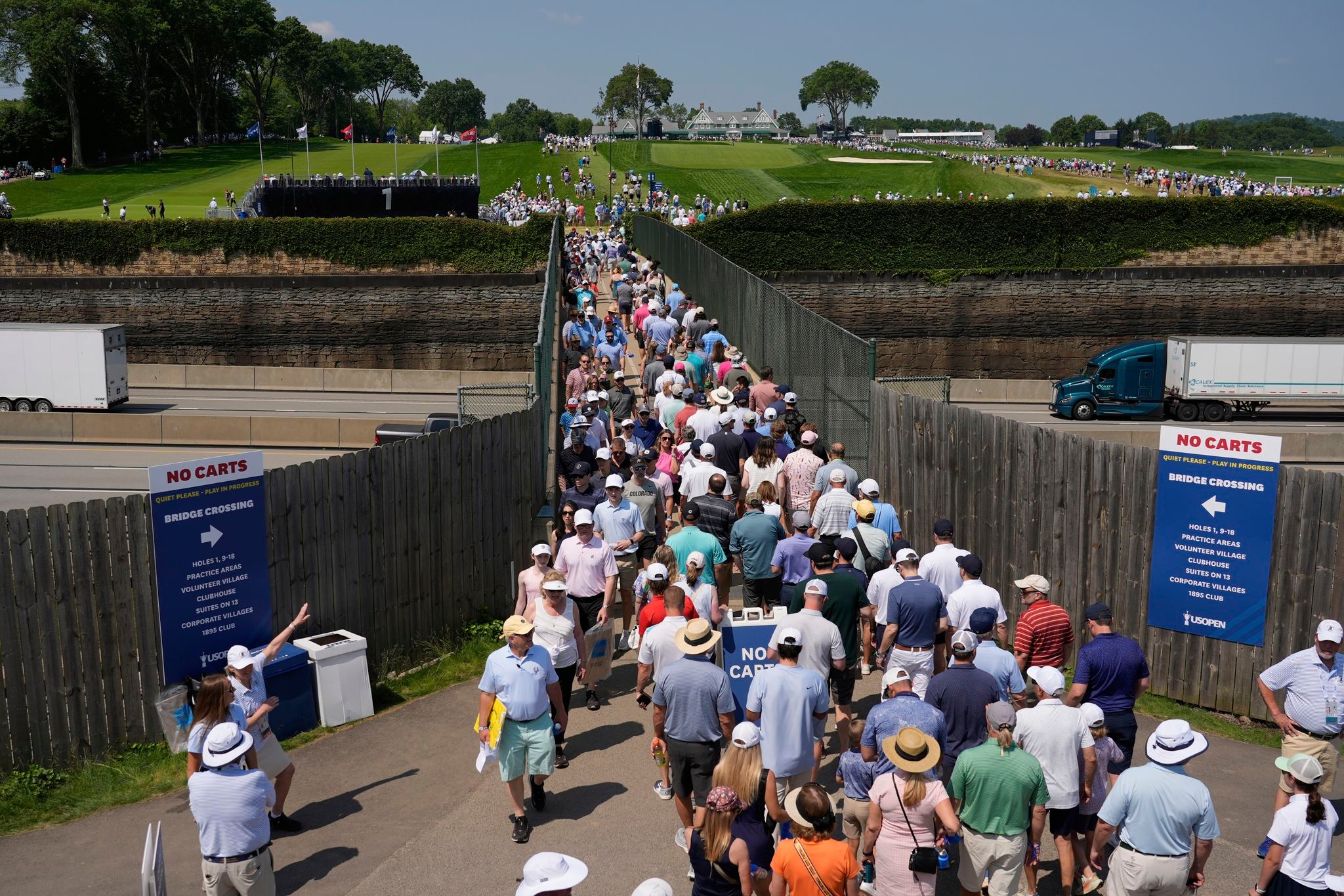 A golf course with a 6-lane highway? Welcome to the US Open at Oakmont, where I-76 somehow blends in