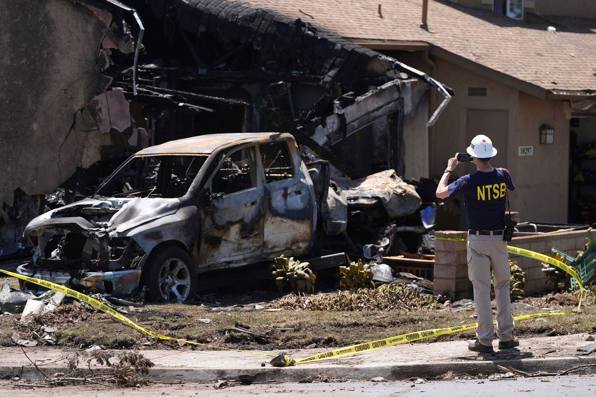 NTSB says runway lights that might have helped in foggy San Diego crash hadn't worked since 2022