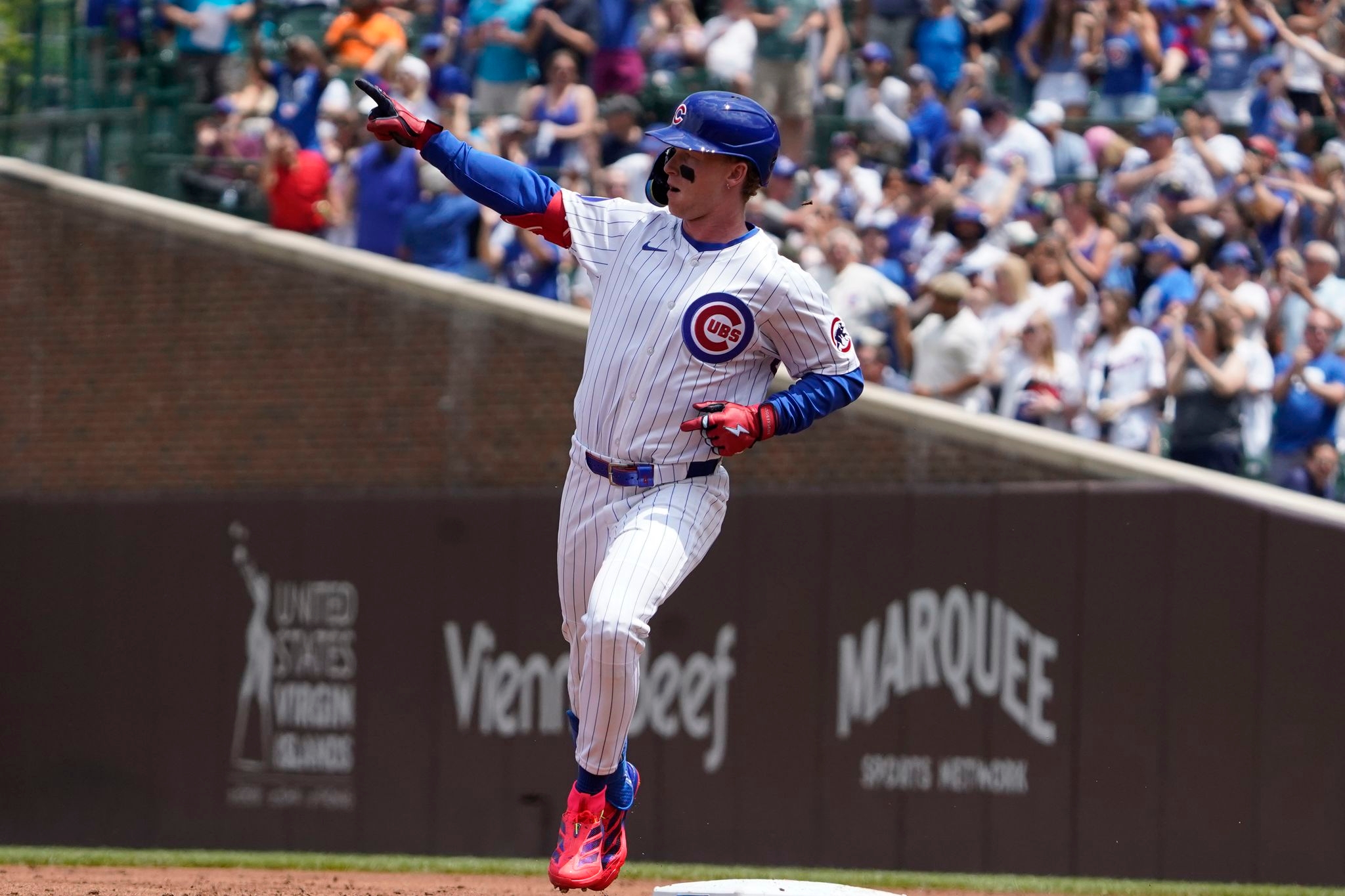 Crow-Armstrong hits his 20th homer but the Brewers outslug the Cubs, 8-7