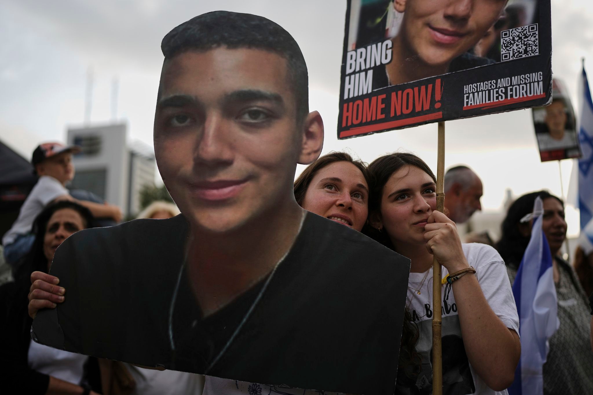 Residents lined the streets of a New Jersey town to welcome home Israeli-American hostage