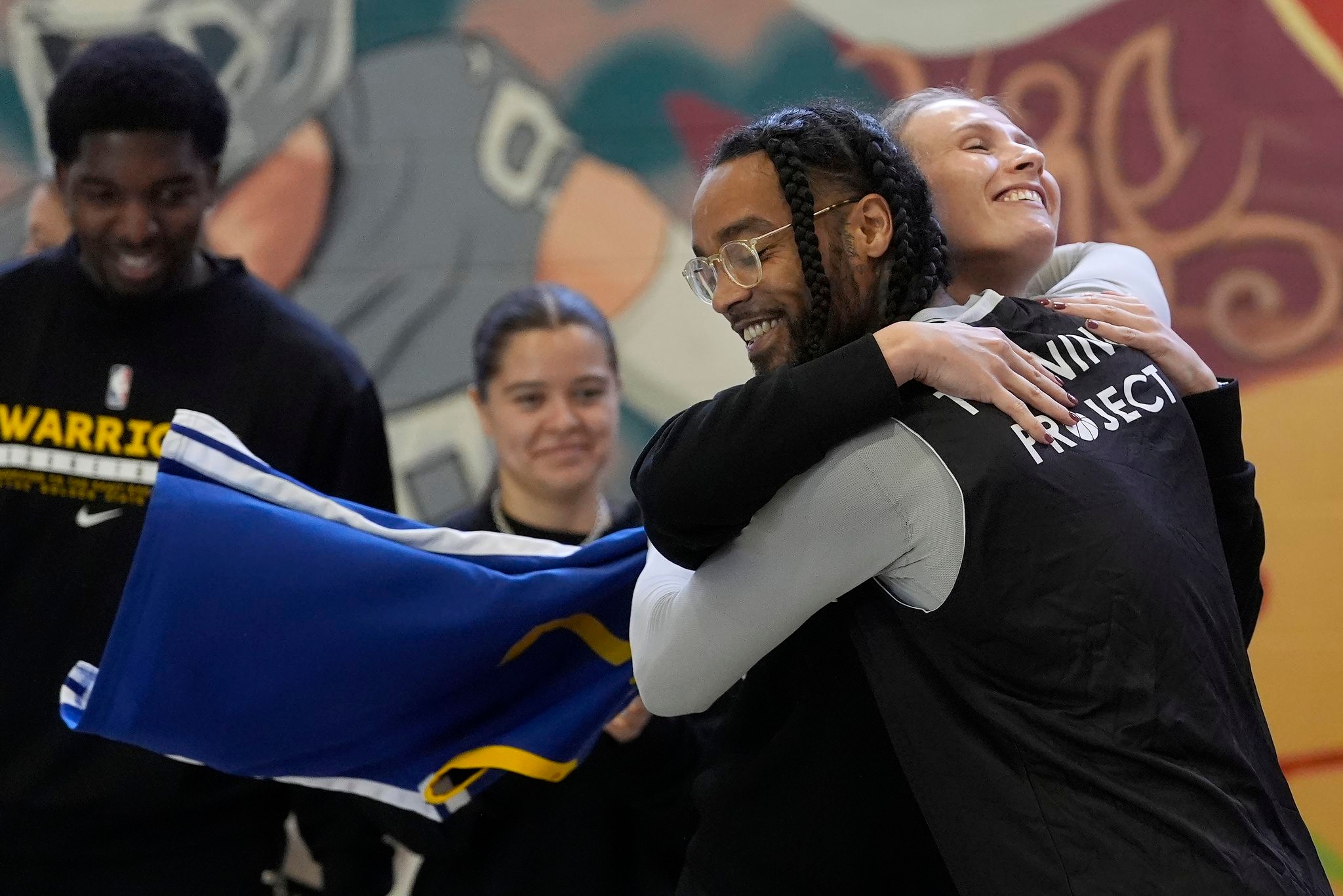 Golden State Warriors help transform lives of incarcerated men through coaching program