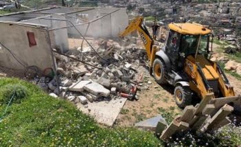 الاحتلال يهدم غرفة زراعية في بيت لقيا غرب رام الله