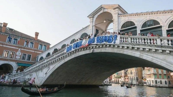Venice activists plan to disrupt Jeff Bezos&#039;s wedding