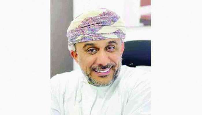 Oman's international line... When the phone rang to rescue the stranded in Iran