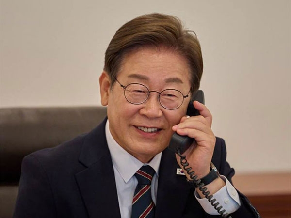 South Korea unveils $22 billion stimulus budget to revive Korean economy