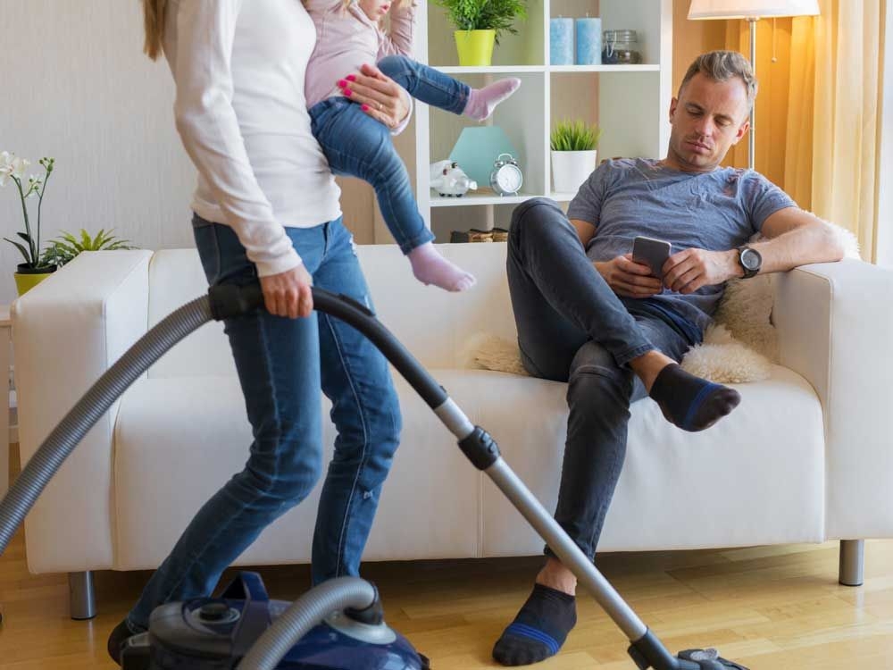 DEAR ABBY: Husband dismisses calls to help out more at home