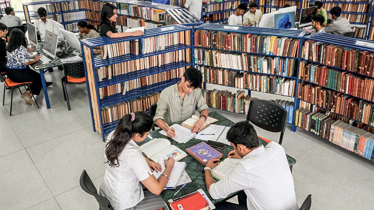 A hub of creative thinking  Hindu College, New Delhi