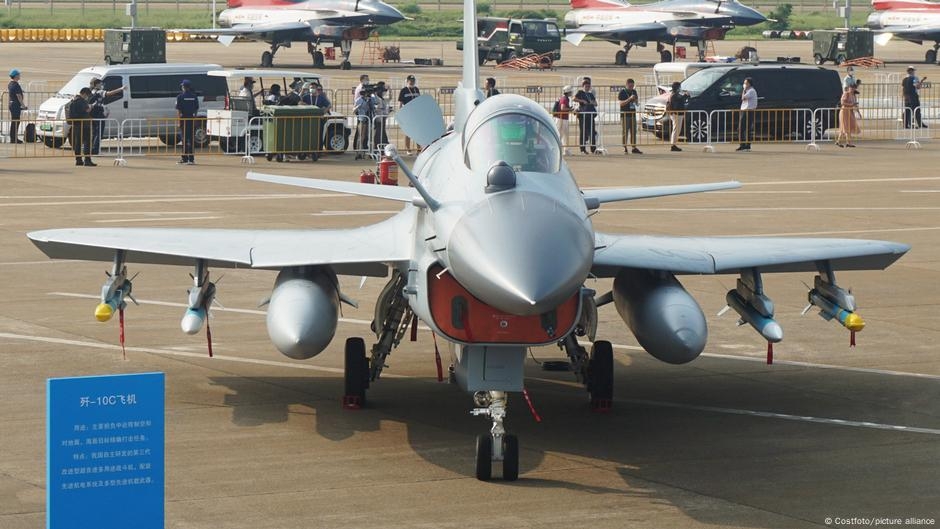 China's new J10-C jet fails to make European debut in Paris – DW – 06/19/2025