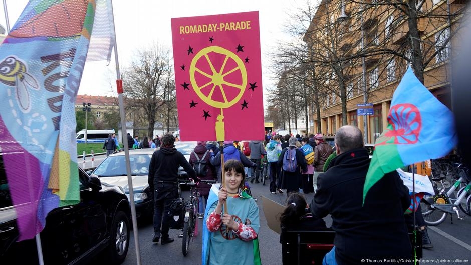 Germany: Racism against Sinti and Roma increasing – DW – 06/23/2025