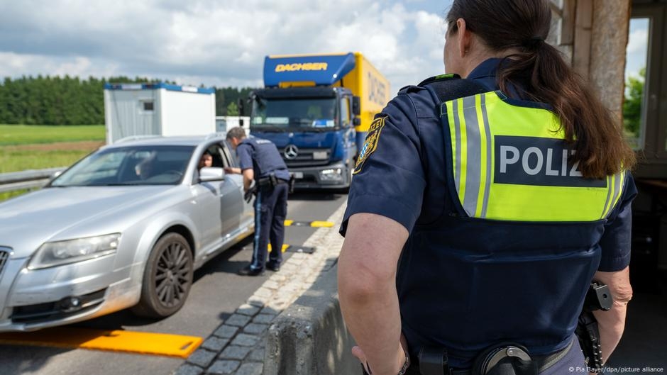 German govt to ask EU court to rule on migrant turnbacks – DW – 06/07/2025